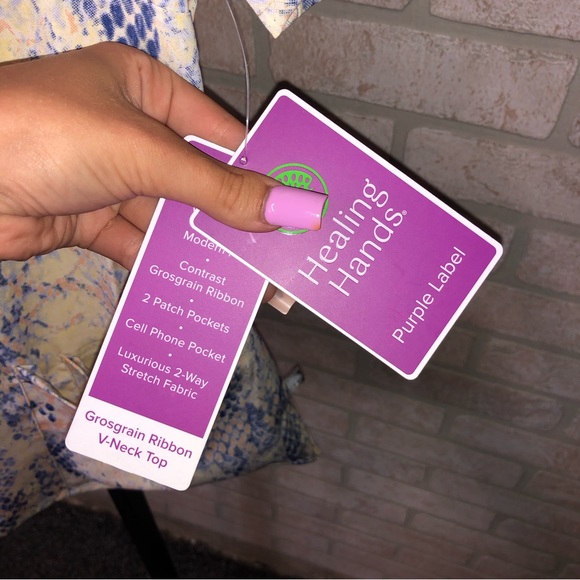 Healing Hands Purple label Grosgrain Ribbon V neck yellow snake skin scrub top - Picture 6 of 10